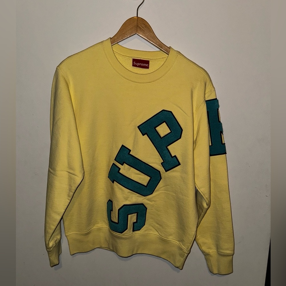 Supreme Sweatshirt